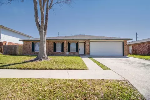 1612 E Frisco Dr, Laplace, LA 70068