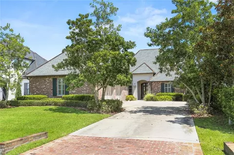 612 Pelican Crest St, Belle Chasse, LA 70037