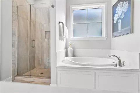 Bath - 2373 Bradbury Pl, Covington, LA 70433 photo 1 of 4