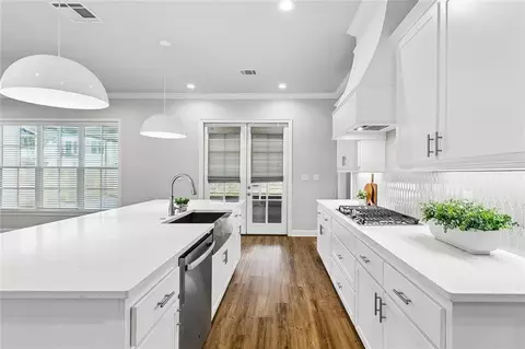 Kitchen - 2373 Bradbury Pl, Covington, LA 70433 photo 2 of 5