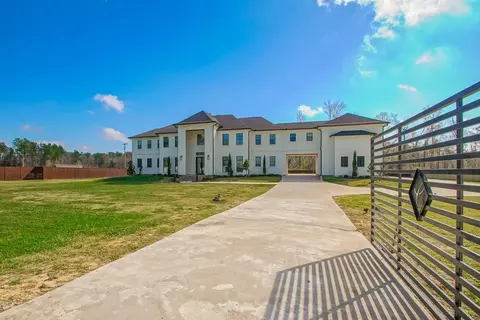 31350 Walker Rd, Walker, LA 70785