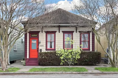 2205 Valence St, New Orleans, LA 70115