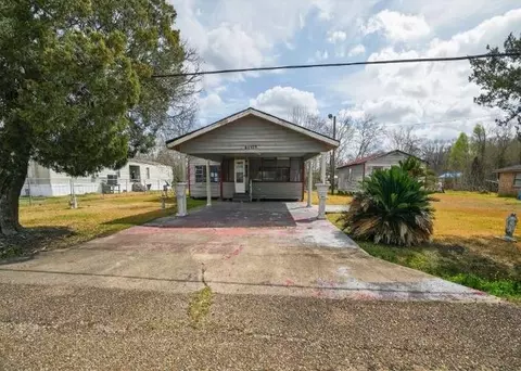 44575 Braud St, Sorrento, LA 70778