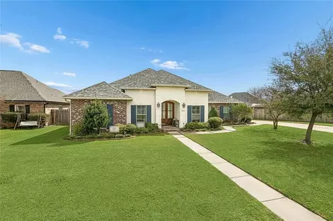 225 Betty Dr, Montz, LA 70068