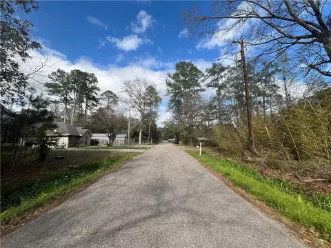 17 18 Windsor Dr, Slidell, LA 70460 photo 4