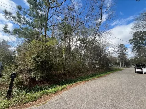 17 18 Windsor Dr, Slidell, LA 70460 photo 3