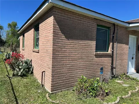 Exterior - 407 Pollock Pl, Kenner, LA 70062 photo 2 of 5