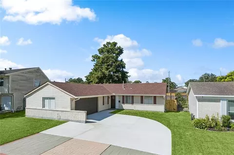 728 Goodson Dr, Gretna, LA 70056