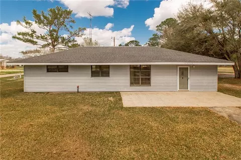 59315 Adams Rd, Bogalusa, LA 70427