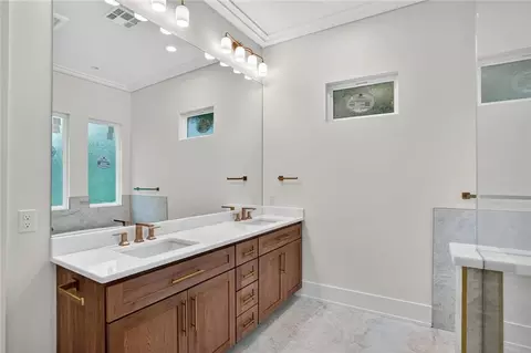 Bath - 800 Tradition Dr, Covington, LA 70433 photo 2 of 6