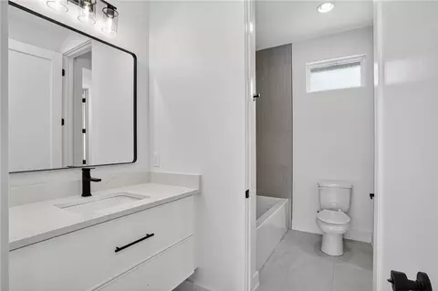 Bath - 800 Tradition Dr, Covington, LA 70433 photo 5 of 6