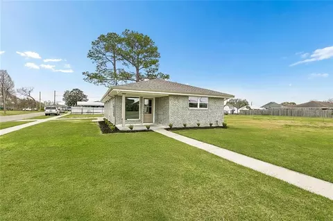 2100 Margaret Ln, Meraux, LA 70075