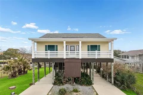 58536 Lake Rd, Lacombe, LA 70445