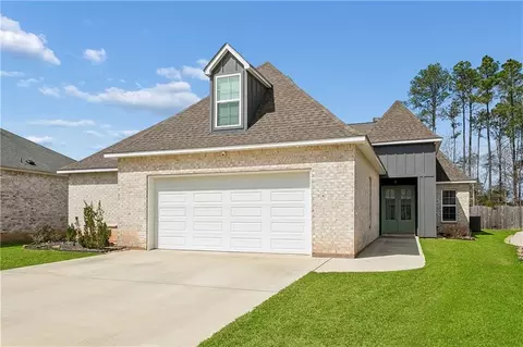 612 Blue Heron Ln, Madisonville, LA 70447
