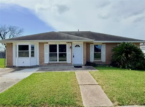 2048 Carver Dr, Marrero, LA 70072