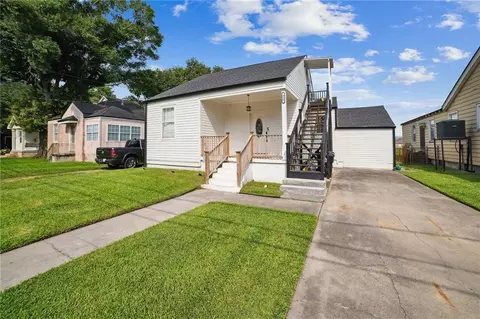 616 Lebeau St, Arabi, LA 70032