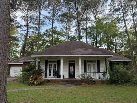 228 S Estate Dr, Mandeville, LA 70448