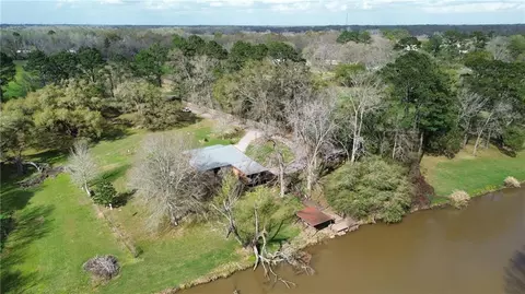 2931 Main Hwy, Breaux Bridge, LA 70517