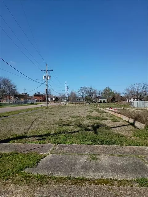 2300 Alabo St, New Orleans, LA 70117
