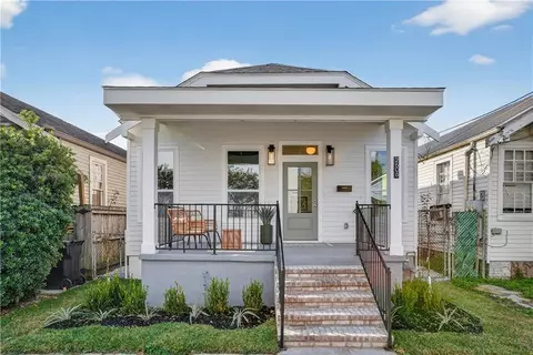 2608 Upperline St, New Orleans, LA 70115