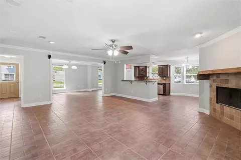 Living - 508 Poplar St, Slidell, LA 70458 photo 4 of 5