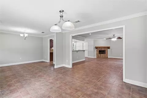 Living - 508 Poplar St, Slidell, LA 70458 photo 2 of 5