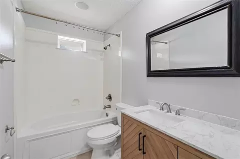 Bath - 508 Poplar St, Slidell, LA 70458 photo 1 of 2