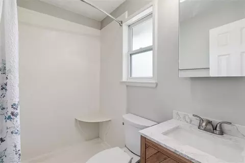 Bath - 508 Poplar St, Slidell, LA 70458 photo 2 of 2