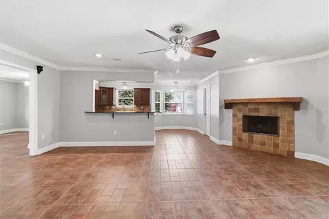 Living - 508 Poplar St, Slidell, LA 70458 photo 3 of 5