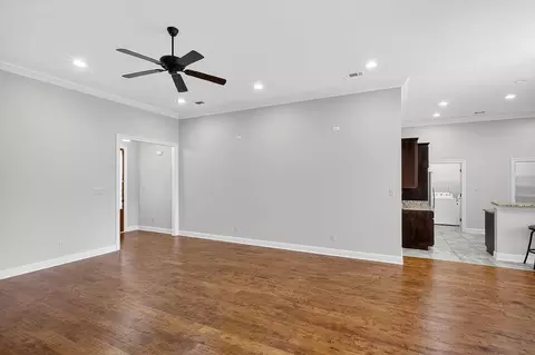 Living - 100 April Ct, Covington, LA 70433 photo 3 of 5