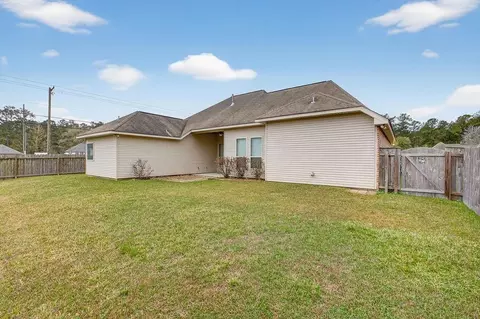 Exterior - 100 April Ct, Covington, LA 70433 photo 3 of 4