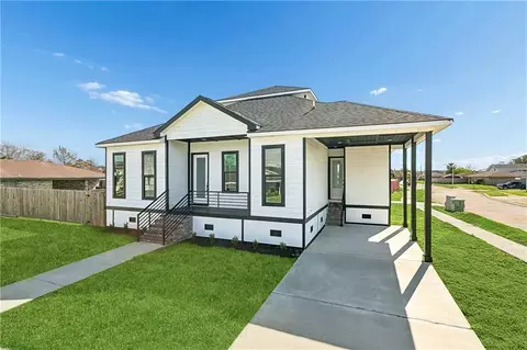 3401 Plaza Dr, Chalmette, LA 70043