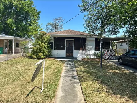1613 Stafford St, Gretna, LA 70053