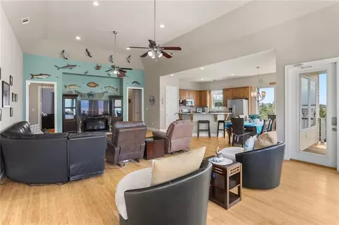 Living - 89 Lakeview Dr, Slidell, LA 70458 photo 3 of 3