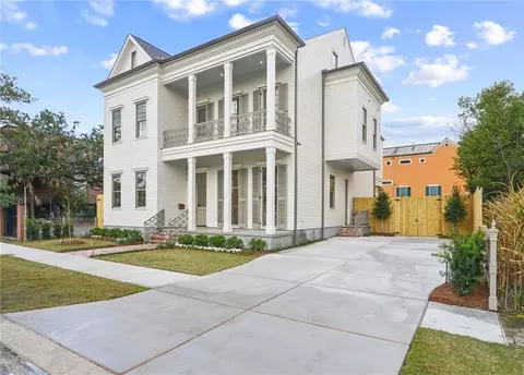 3620 Chestnut St, New Orleans, LA 70115