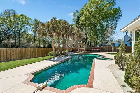 Exterior - 511 River Oaks Dr, Covington, LA 70433 photo 5 of 8