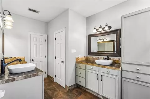 Bath - 511 River Oaks Dr, Covington, LA 70433 photo 2 of 6