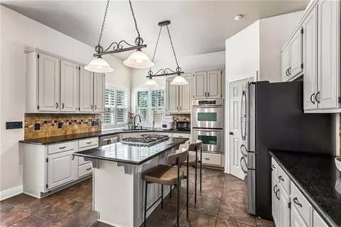 Kitchen - 511 River Oaks Dr, Covington, LA 70433 photo 1 of 2