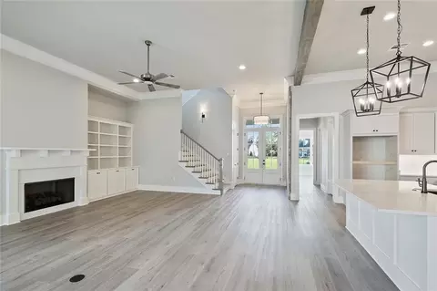 Living - 144 Laura Ln, Covington, LA 70433 photo 4 of 7