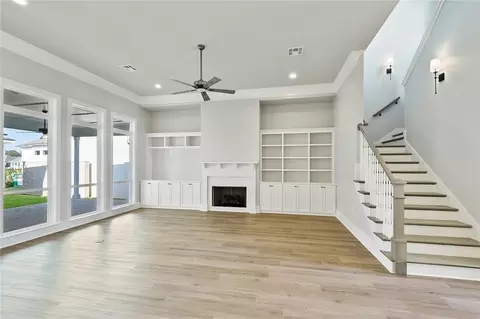 Living - 144 Laura Ln, Covington, LA 70433 photo 2 of 7
