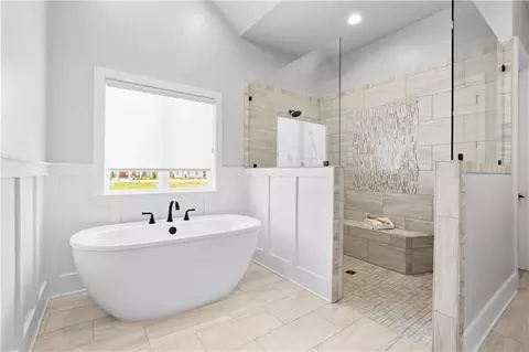 Bath - 144 Laura Ln, Covington, LA 70433 photo 3 of 7