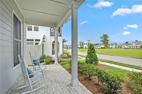 Exterior - 144 Laura Ln, Covington, LA 70433 photo 3 of 7