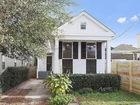 919 Hillary St, New Orleans, LA 70118