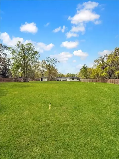 Exterior - 305 E Pearl St, Slidell, LA 70461 photo 13 of 13