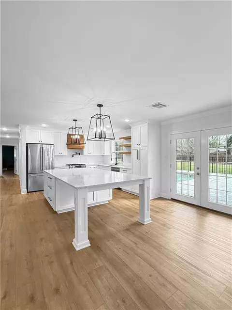 Kitchen - 305 E Pearl St, Slidell, LA 70461 photo 1 of 5