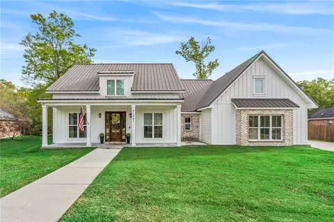 21041 April Ln, Livingston, LA 70754