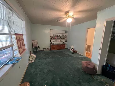 Living - 125 River Oaks Dr, Luling, LA 70070 photo 4 of 5