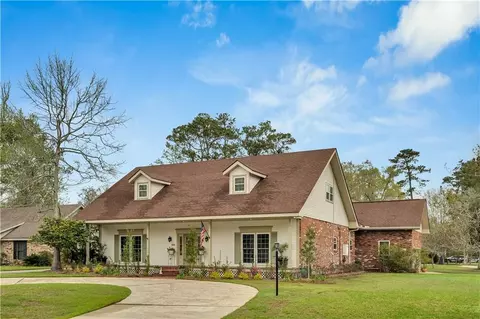 925 Winona Dr, Mandeville, LA 70471