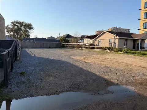 1704 Mayan Ln, Metairie, LA 70005