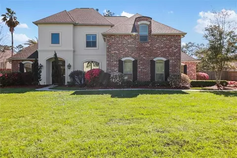 323 Sandalwood Dr, Mandeville, LA 70448